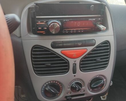 Серый Фиат Палио, объемом двигателя 1.2 л и пробегом 260 тыс. км за 1650 $, фото 3 на Automoto.ua