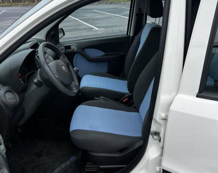 Білий Фіат Панда, об'ємом двигуна 1.2 л та пробігом 124 тис. км за 3900 $, фото 53 на Automoto.ua