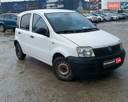 Фиат Панда 2011 в Львове на Automoto.ua Белый Фиат Панда, объемом двигателя 1.2 л и пробегом 184 тыс. км за 3500 $, фото 1 на Automoto.ua