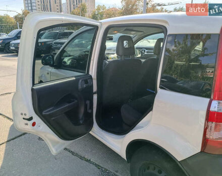 Фиат Панда 2011 в Харькове на Automoto.ua Белый Фиат Панда, объемом двигателя 1.2 л и пробегом 112 тыс. км за 4290 $, фото 10 на Automoto.ua