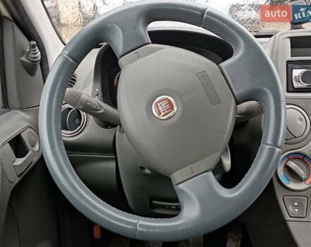 Фиат Панда 2011 в Львове на Automoto.ua Белый Фиат Панда, объемом двигателя 1.2 л и пробегом 184 тыс. км за 3500 $, фото 9 на Automoto.ua