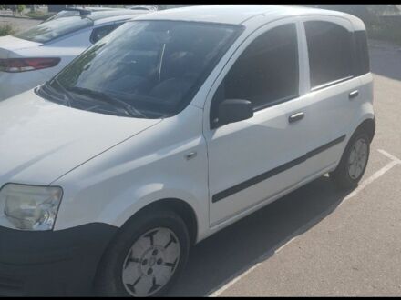 Фиат Панда 2009 в Полтаве на Automoto.ua Белый Фиат Панда, объемом двигателя 1.1 л и пробегом 140 тыс. км за 3200 $, фото 1 на Automoto.ua
