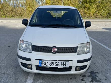 Фіат Панда 2011 у Мостисках на Automoto.ua Білий Фіат Панда, об'ємом двигуна 1.24 л та пробігом 122 тис. км за 3100 $, фото 1 на Automoto.ua