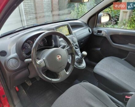 Красный Фиат Панда, объемом двигателя 1.24 л и пробегом 130 тыс. км за 6500 $, фото 3 на Automoto.ua