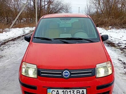 Красный Фиат Панда, объемом двигателя 1.2 л и пробегом 344 тыс. км за 3300 $, фото 1 на Automoto.ua