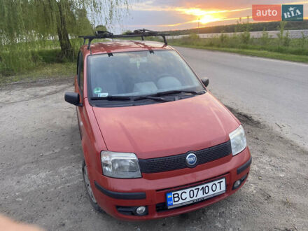 Фіат Панда 2004 у Золочів на Automoto.ua Червоний Фіат Панда, об'ємом двигуна 1.1 л та пробігом 164 тис. км за 2750 $, фото 1 на Automoto.ua