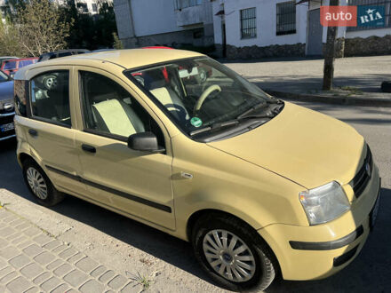 Фиат Панда 2009 в Львове на Automoto.ua Желтый Фиат Панда, объемом двигателя 1.24 л и пробегом 149 тыс. км за 4700 $, фото 1 на Automoto.ua