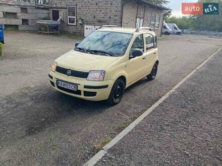 Фіат Панда 2010 у Києві на Automoto.ua Жовтий Фіат Панда, об'ємом двигуна 1.2 л та пробігом 123 тис. км за 4200 $, фото 1 на Automoto.ua