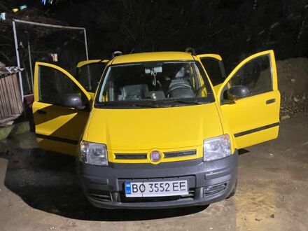 Желтый Фиат Панда, объемом двигателя 1.2 л и пробегом 121 тыс. км за 3500 $, фото 1 на Automoto.ua
