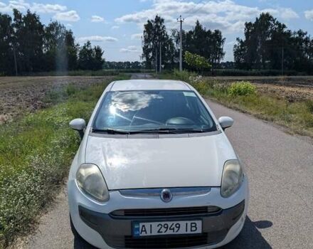 Білий Фіат Пунто Ево, об'ємом двигуна 1.2 л та пробігом 328 тис. км за 4100 $, фото 15 на Automoto.ua