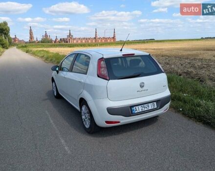Білий Фіат Пунто Ево, об'ємом двигуна 1.2 л та пробігом 328 тис. км за 4100 $, фото 6 на Automoto.ua