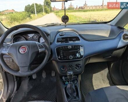 Білий Фіат Пунто Ево, об'ємом двигуна 1.2 л та пробігом 328 тис. км за 4100 $, фото 1 на Automoto.ua