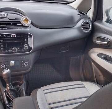 Чорний Фіат Пунто Ево, об'ємом двигуна 1.25 л та пробігом 271 тис. км за 4500 $, фото 7 на Automoto.ua