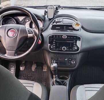 Чорний Фіат Пунто Ево, об'ємом двигуна 1.25 л та пробігом 271 тис. км за 4500 $, фото 8 на Automoto.ua