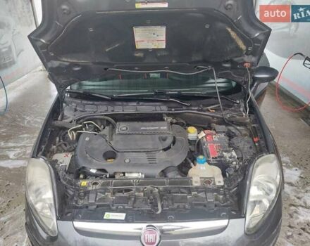 Серый Фиат Пунто Эво, объемом двигателя 1.25 л и пробегом 224 тыс. км за 4899 $, фото 10 на Automoto.ua