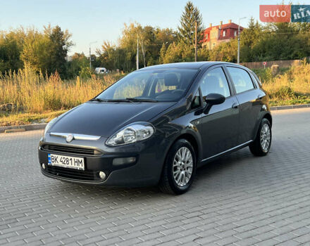 Серый Фиат Пунто Эво, объемом двигателя 1.37 л и пробегом 182 тыс. км за 5200 $, фото 1 на Automoto.ua