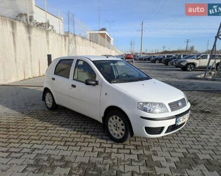 Белый Фиат Пунто, объемом двигателя 1.24 л и пробегом 199 тыс. км за 3500 $, фото 4 на Automoto.ua