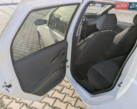 Белый Фиат Пунто, объемом двигателя 1.24 л и пробегом 199 тыс. км за 3500 $, фото 15 на Automoto.ua