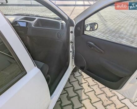 Белый Фиат Пунто, объемом двигателя 1.24 л и пробегом 199 тыс. км за 3500 $, фото 17 на Automoto.ua