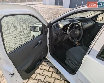 Белый Фиат Пунто, объемом двигателя 1.24 л и пробегом 199 тыс. км за 3500 $, фото 14 на Automoto.ua