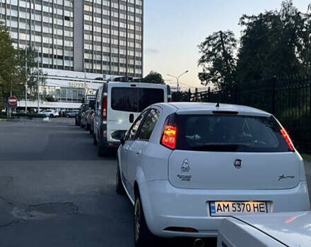 Білий Фіат Пунто, об'ємом двигуна 1.4 л та пробігом 128 тис. км за 4100 $, фото 1 на Automoto.ua