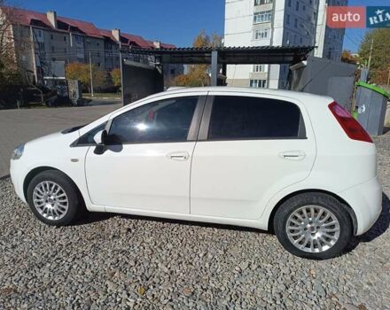 Фиат Пунто 2008 в Калуше на Automoto.ua Белый Фиат Пунто, объемом двигателя 1.3 л и пробегом 216 тыс. км за 4000 $, фото 7 на Automoto.ua