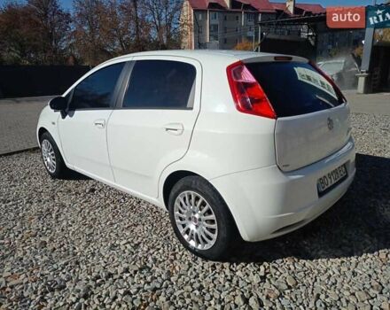 Фиат Пунто 2008 в Калуше на Automoto.ua Белый Фиат Пунто, объемом двигателя 1.3 л и пробегом 216 тыс. км за 4000 $, фото 10 на Automoto.ua