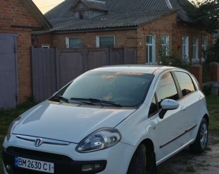 Белый Фиат Пунто, объемом двигателя 1.4 л и пробегом 214 тыс. км за 5100 $, фото 3 на Automoto.ua