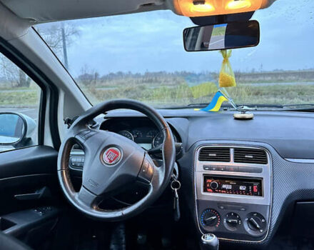 Білий Фіат Пунто, об'ємом двигуна 1.37 л та пробігом 208 тис. км за 3700 $, фото 10 на Automoto.ua