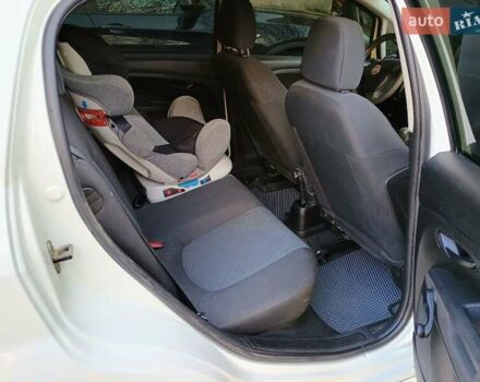 Белый Фиат Пунто, объемом двигателя 1.25 л и пробегом 227 тыс. км за 4800 $, фото 13 на Automoto.ua