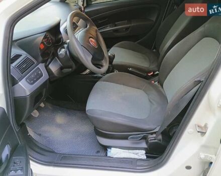 Белый Фиат Пунто, объемом двигателя 1.25 л и пробегом 227 тыс. км за 4800 $, фото 10 на Automoto.ua