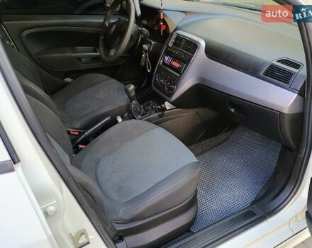 Белый Фиат Пунто, объемом двигателя 1.25 л и пробегом 227 тыс. км за 4800 $, фото 14 на Automoto.ua