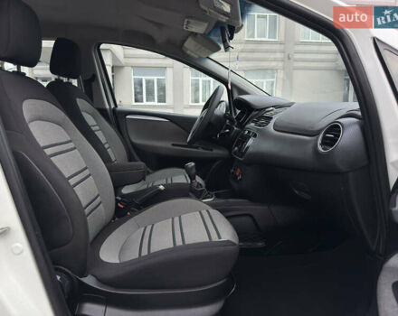 Білий Фіат Пунто, об'ємом двигуна 1.3 л та пробігом 118 тис. км за 3990 $, фото 40 на Automoto.ua