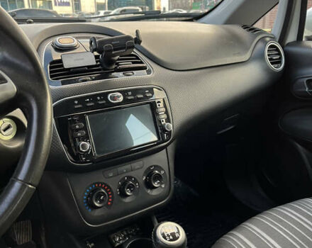 Белый Фиат Пунто, объемом двигателя 1.4 л и пробегом 192 тыс. км за 5499 $, фото 12 на Automoto.ua