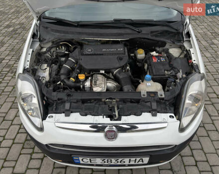 Білий Фіат Пунто, об'ємом двигуна 1.3 л та пробігом 118 тис. км за 3990 $, фото 41 на Automoto.ua