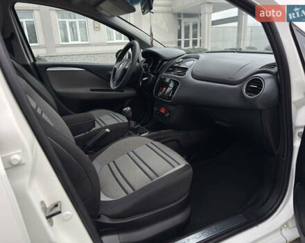 Білий Фіат Пунто, об'ємом двигуна 1.3 л та пробігом 118 тис. км за 3990 $, фото 39 на Automoto.ua