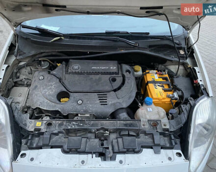 Білий Фіат Пунто, об'ємом двигуна 1.3 л та пробігом 224 тис. км за 4300 $, фото 9 на Automoto.ua