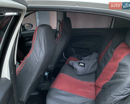Білий Фіат Пунто, об'ємом двигуна 1.3 л та пробігом 224 тис. км за 4300 $, фото 4 на Automoto.ua