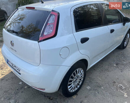 Фиат Пунто 2012 в Калуше на Automoto.ua Белый Фиат Пунто, объемом двигателя 1.25 л и пробегом 207 тыс. км за 4400 $, фото 4 на Automoto.ua