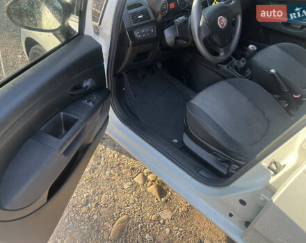 Фиат Пунто 2012 в Калуше на Automoto.ua Белый Фиат Пунто, объемом двигателя 1.25 л и пробегом 207 тыс. км за 4400 $, фото 9 на Automoto.ua