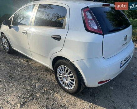 Фиат Пунто 2012 в Калуше на Automoto.ua Белый Фиат Пунто, объемом двигателя 1.25 л и пробегом 207 тыс. км за 4400 $, фото 2 на Automoto.ua