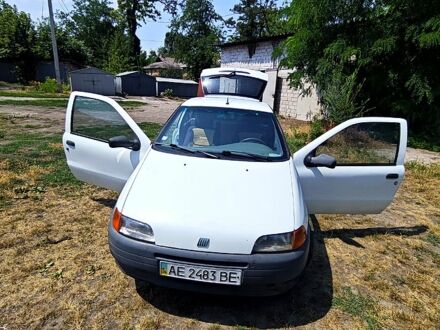 Фиат Пунто 1993 в Днепре (Днепропетровске) на Automoto.ua Белый Фиат Пунто, объемом двигателя 1.1 л и пробегом 411 тыс. км за 1800 $, фото 1 на Automoto.ua