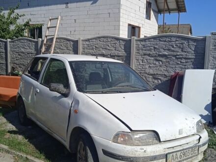 Фиат Пунто 1998 в Виннице на Automoto.ua Белый Фиат Пунто, объемом двигателя 0 л и пробегом 350 тыс. км за 500 $, фото 1 на Automoto.ua
