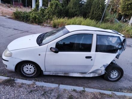 Фіат Пунто 2003 у Харкові на Automoto.ua Білий Фіат Пунто, об'ємом двигуна 1.3 л та пробігом 222 тис. км за 1208 $, фото 1 на Automoto.ua