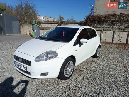 Белый Фиат Пунто, объемом двигателя 1.3 л и пробегом 216 тыс. км за 4000 $, фото 1 на Automoto.ua
