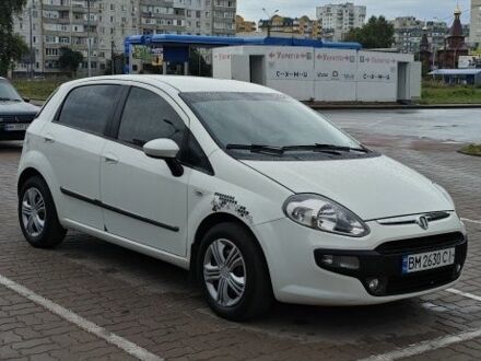 Белый Фиат Пунто, объемом двигателя 1.4 л и пробегом 214 тыс. км за 5100 $, фото 1 на Automoto.ua