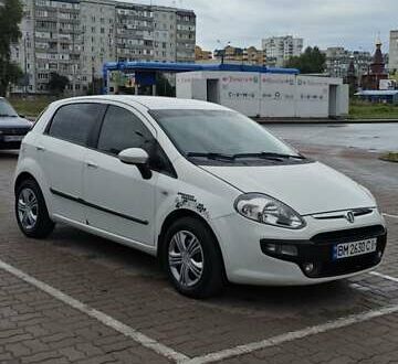 Белый Фиат Пунто, объемом двигателя 1.4 л и пробегом 215 тыс. км за 4500 $, фото 1 на Automoto.ua