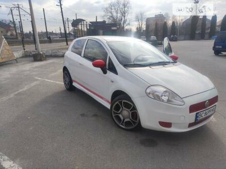 Фиат Пунто 2010 в Стрые на Automoto.ua Белый Фиат Пунто, объемом двигателя 1.25 л и пробегом 164 тыс. км за 4300 $, фото 1 на Automoto.ua