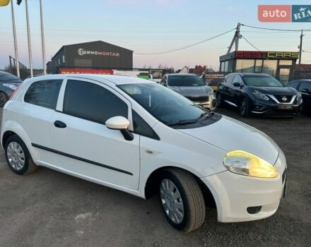 Белый Фиат Пунто, объемом двигателя 1.25 л и пробегом 232 тыс. км за 3650 $, фото 1 на Automoto.ua
