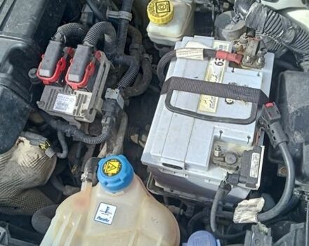 Белый Фиат Пунто, объемом двигателя 1.24 л и пробегом 237 тыс. км за 4100 $, фото 1 на Automoto.ua